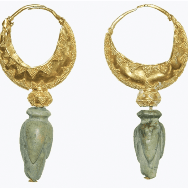 Syria. Pair of gold earrings from Ugarit. Image: Prévalet 2009